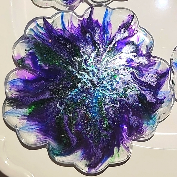 4 Peacock Resin Coasters. Beautiful and handmade with love ❤️ Reversible,too! - Picture 7 of 15